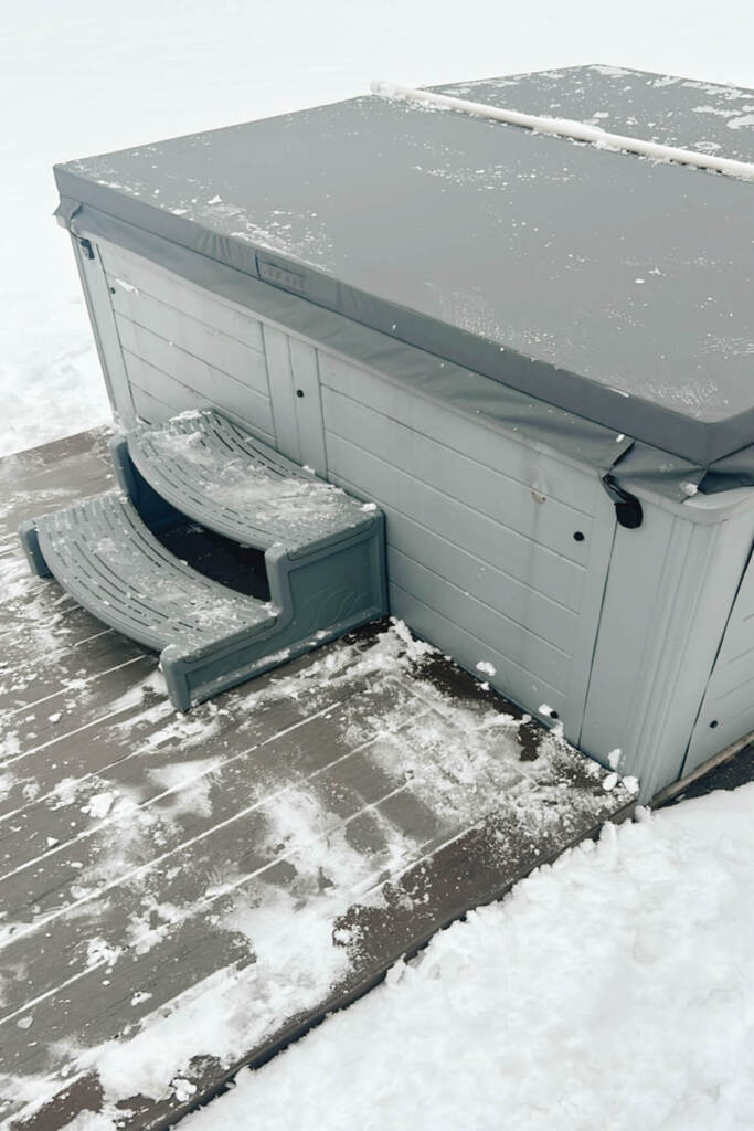 hot tub in winter