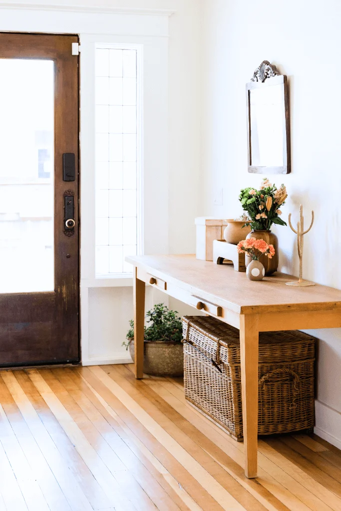 door to entryway of a home
